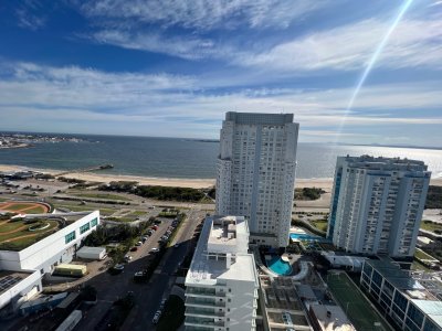 Apartamento en alquiler temporario Playa Mansa 2 dormitorios SEASONS TOWER - SPT9697A