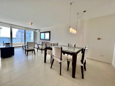 Apartamento en alquiler temporario Playa Mansa 2 dormitorios SEASONS TOWER - SPT9697A