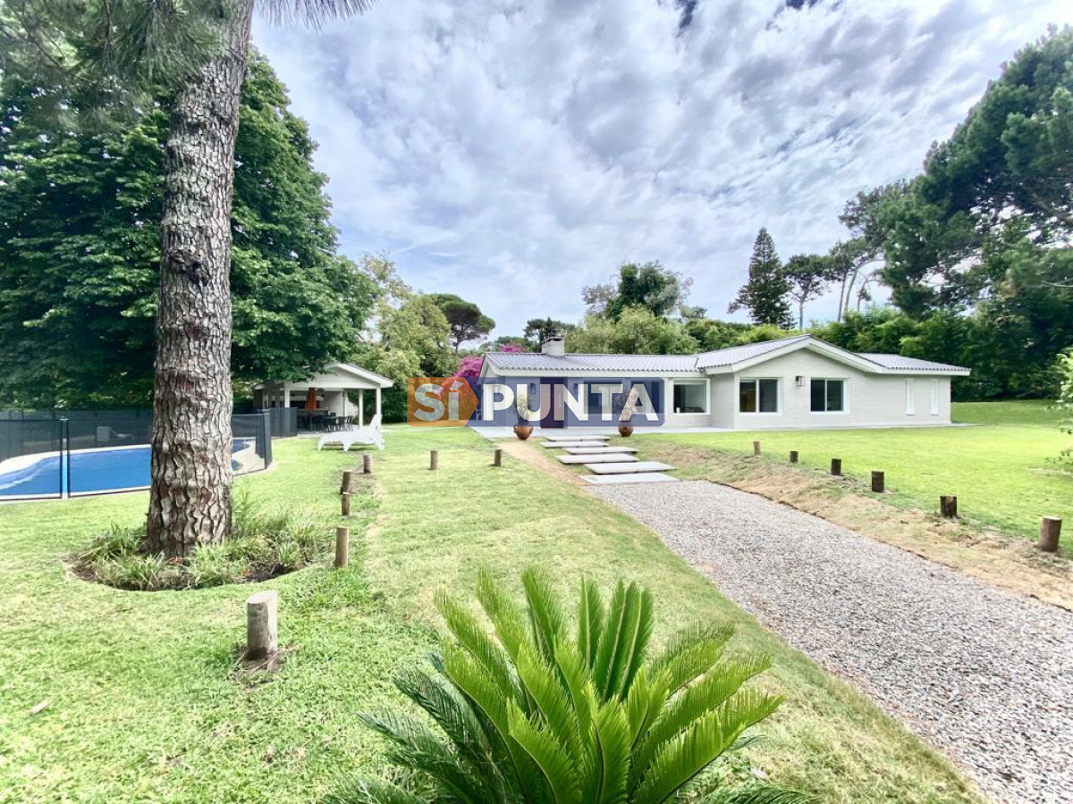 casa en alquiler temporario playa mansa 4 dormitorios - spt9437c