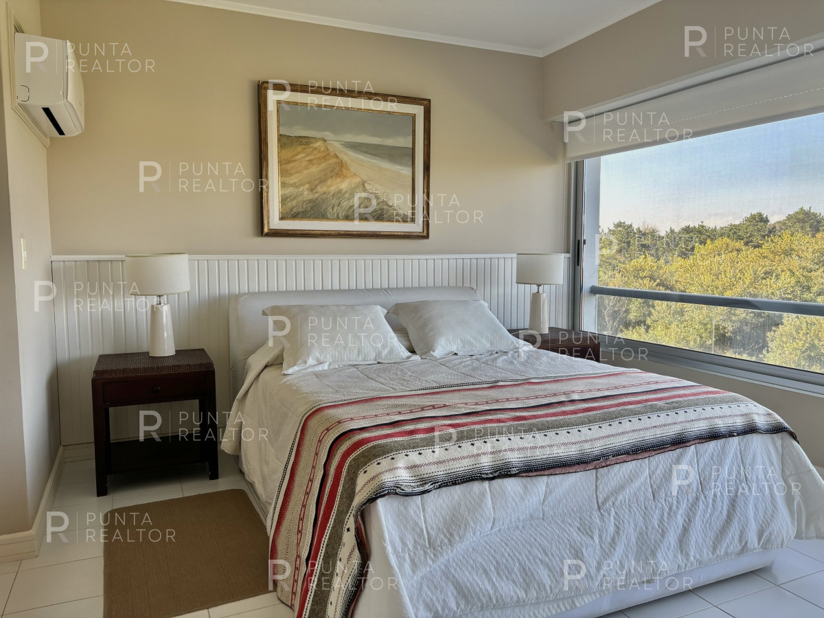 Apartamento ID.2707 - Apartamento en playa brava - Punta del Este. 4 dormitorios y 4 baños 