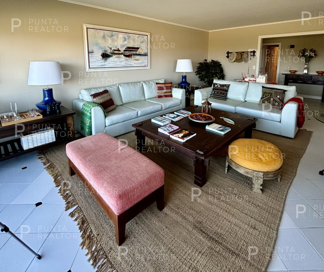 Apartamento ID.2707 - Apartamento en playa brava - Punta del Este. 4 dormitorios y 4 baños 