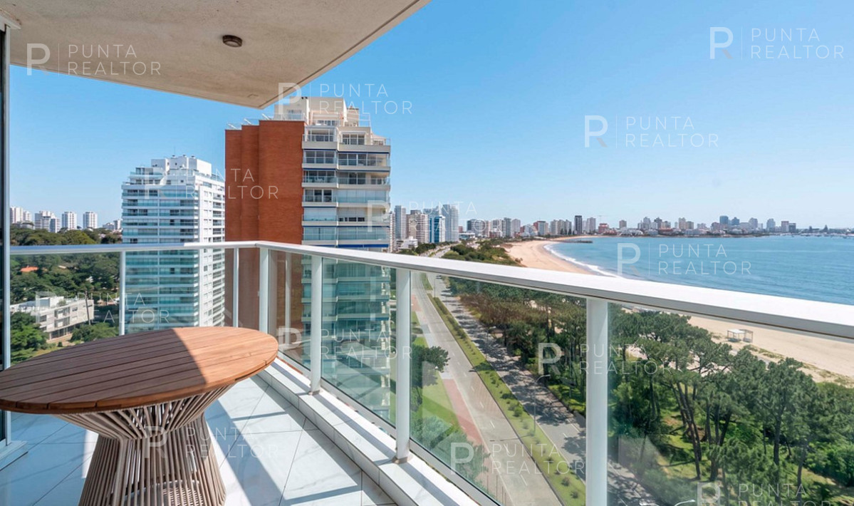 Apartamento ID.2708 - Amplio Apartamento en edificio Paramount, ideal para vacaciones familiares. Con 3 dormitorios en suite, dependencia y 5 baños