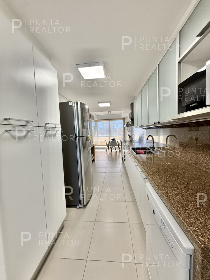 Apartamento ID.2703 - Exclusivo departamento esquinero en venta y alquiler temporal en Playa Brava