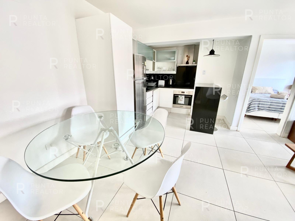 Apartamento ID.2710 - INCREIBLE OPORTUNIDAD APARTAMENTO EN VENTA 2 DORMITORIOS EN EL CORAZON DE LA PENINSULA CON TODOS LOS SERVICIOS