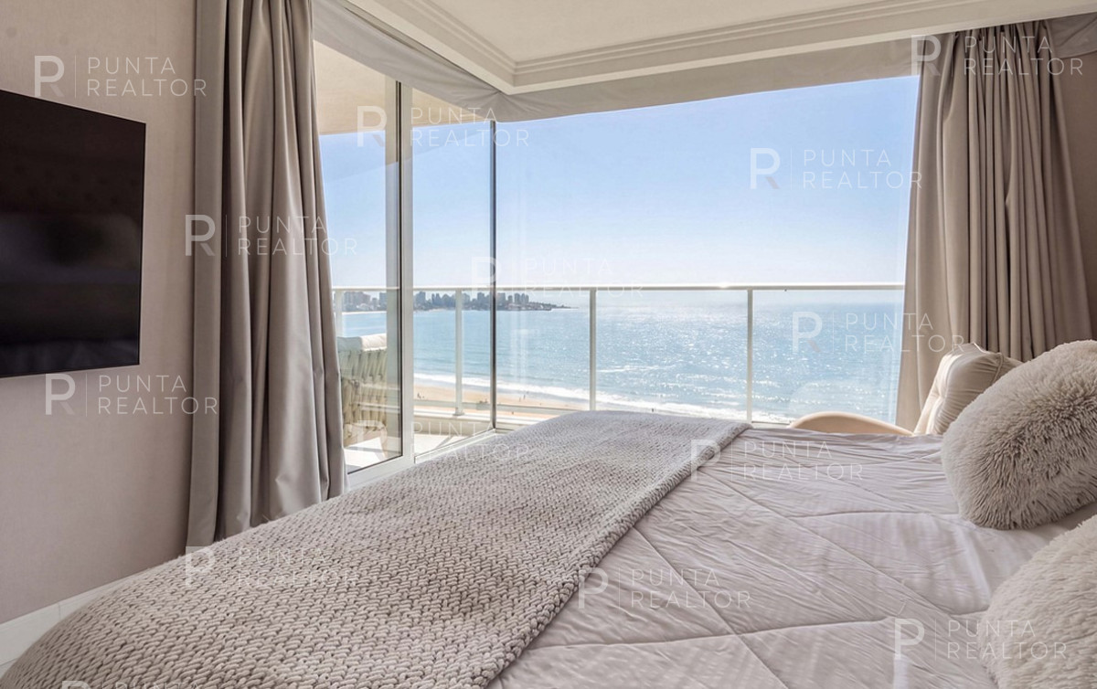 Apartamento ID.2708 - Amplio Apartamento en edificio Paramount, ideal para vacaciones familiares. Con 3 dormitorios en suite, dependencia y 5 baños