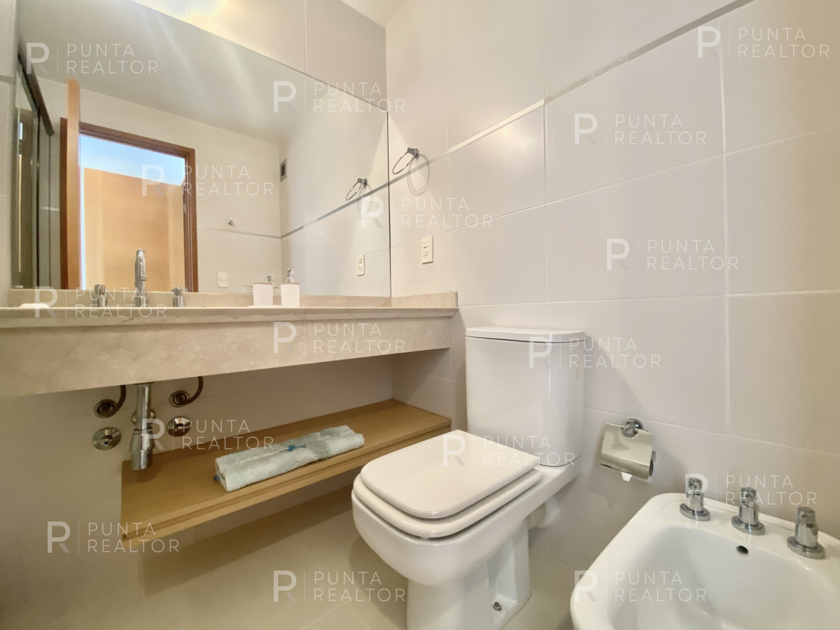 Apartamento ID.2583 - Apartamento en venta Playa Mansa 2 dormitorios