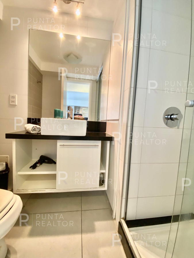 Apartamento ID.2710 - INCREIBLE OPORTUNIDAD APARTAMENTO EN VENTA 2 DORMITORIOS EN EL CORAZON DE LA PENINSULA CON TODOS LOS SERVICIOS