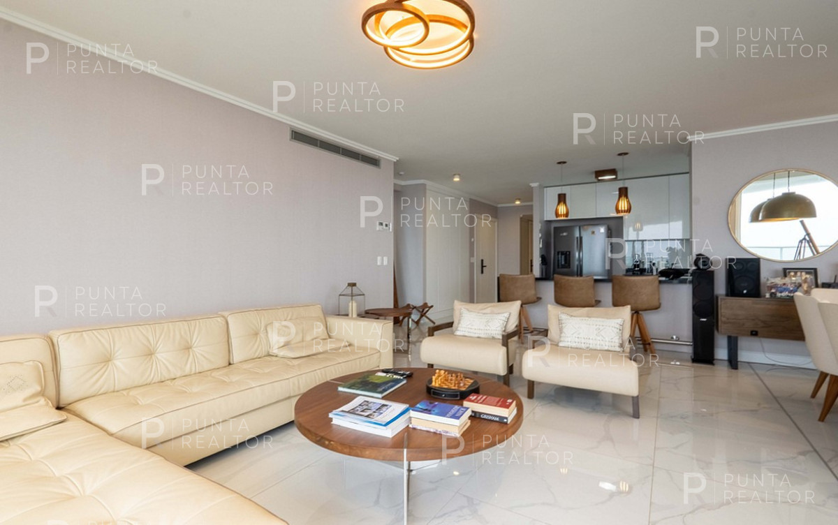 Apartamento ID.2708 - Amplio Apartamento en edificio Paramount, ideal para vacaciones familiares. Con 3 dormitorios en suite, dependencia y 5 baños