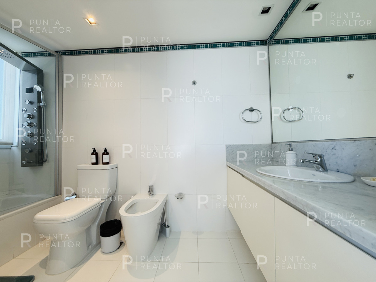 Apartamento ID.2703 - Exclusivo departamento esquinero en venta y alquiler temporal en Playa Brava