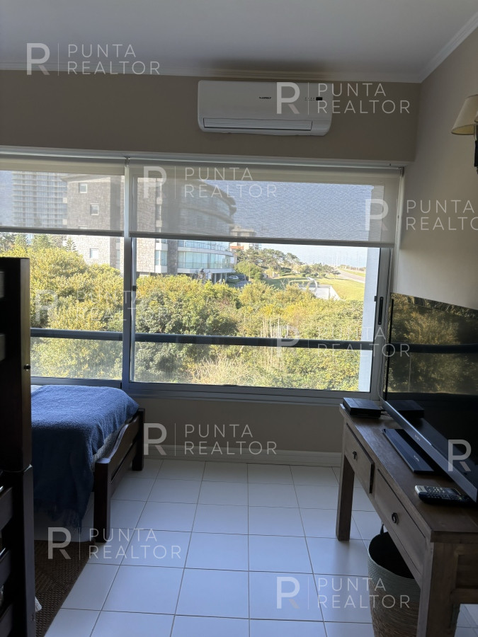 Apartamento ID.2707 - Apartamento en playa brava - Punta del Este. 4 dormitorios y 4 baños 