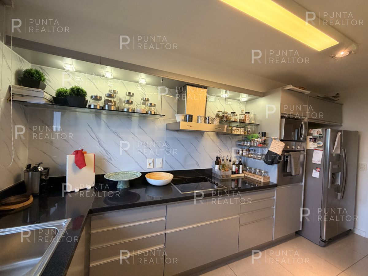 Apartamento ID.2694 - ESQUINERO 4 DORMITORIOS EN SUITE PISO ALTO EN VENTA TORRE ONE 