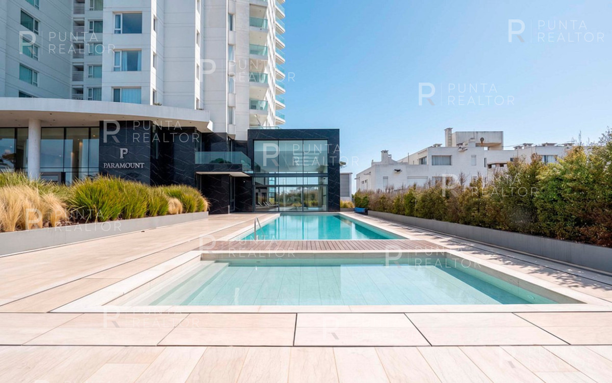 Apartamento ID.2708 - Amplio Apartamento en edificio Paramount, ideal para vacaciones familiares. Con 3 dormitorios en suite, dependencia y 5 baños