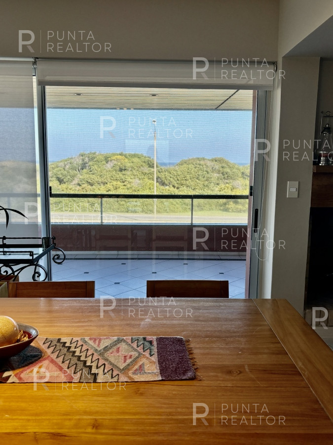 Apartamento ID.2707 - Apartamento en playa brava - Punta del Este. 4 dormitorios y 4 baños 
