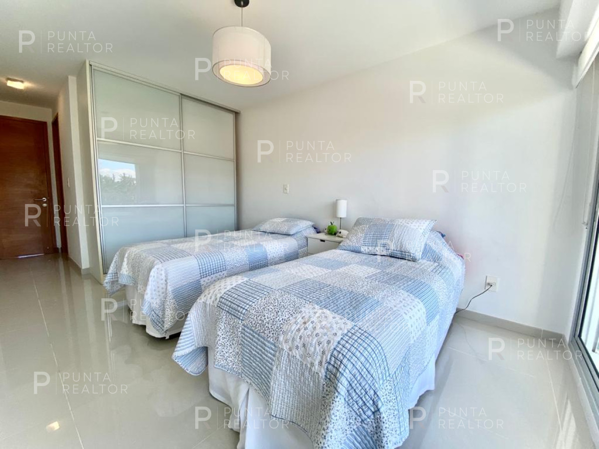 Apartamento ID.2690 - APARTAMENTO EN VENTA SUNRISE TOWER 2 DORMITORIOS MAS SERVICIO PUNTA DEL ESTE