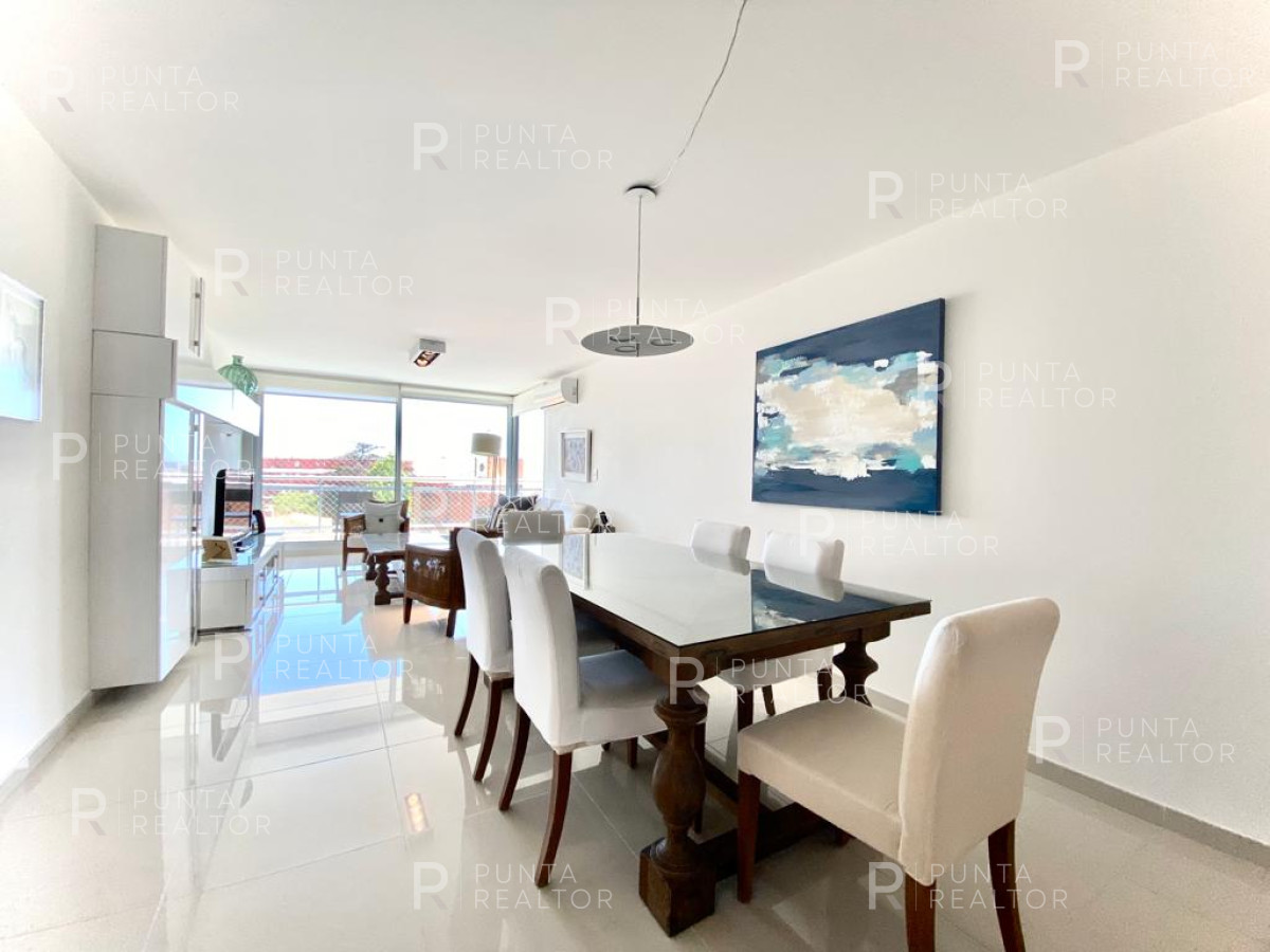 Apartamento ID.2690 - APARTAMENTO EN VENTA SUNRISE TOWER 2 DORMITORIOS MAS SERVICIO PUNTA DEL ESTE