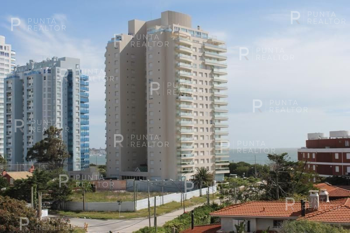 Apartamento ID.2690 - APARTAMENTO EN VENTA SUNRISE TOWER 2 DORMITORIOS MAS SERVICIO PUNTA DEL ESTE