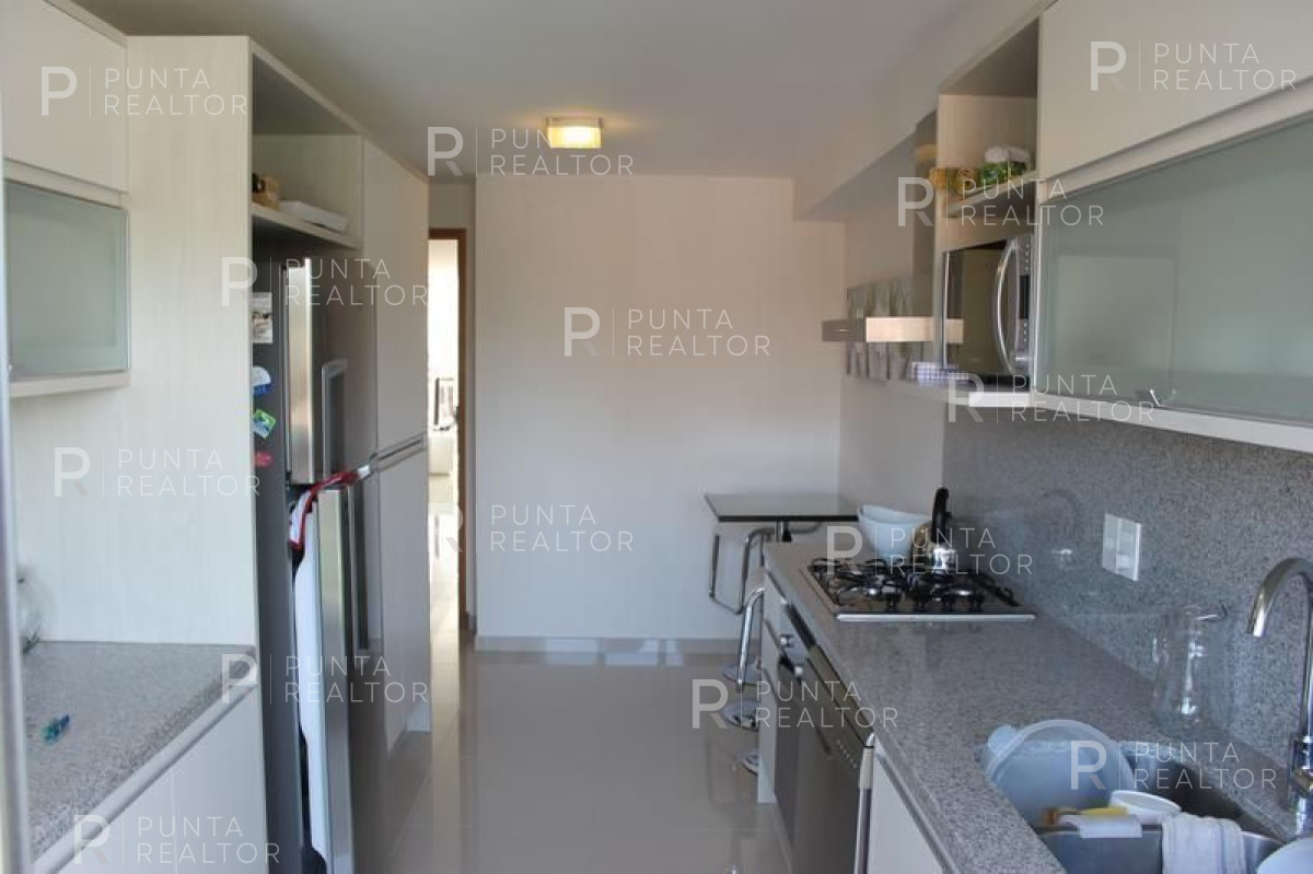 Apartamento ID.2690 - APARTAMENTO EN VENTA SUNRISE TOWER 2 DORMITORIOS MAS SERVICIO PUNTA DEL ESTE