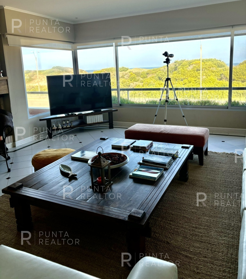 Apartamento ID.2707 - Apartamento en playa brava - Punta del Este. 4 dormitorios y 4 baños 