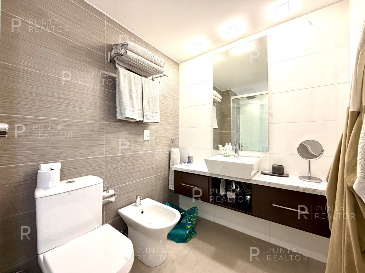 Apartamento ID.2694 - ESQUINERO 4 DORMITORIOS EN SUITE PISO ALTO EN VENTA TORRE ONE 