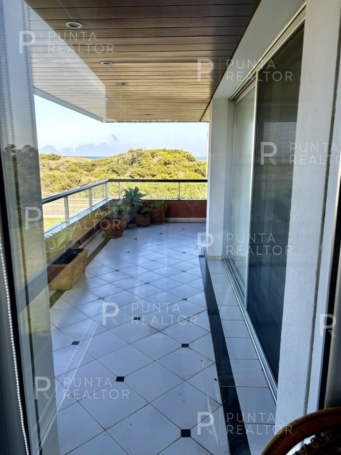Apartamento ID.2707 - Apartamento en playa brava - Punta del Este. 4 dormitorios y 4 baños 