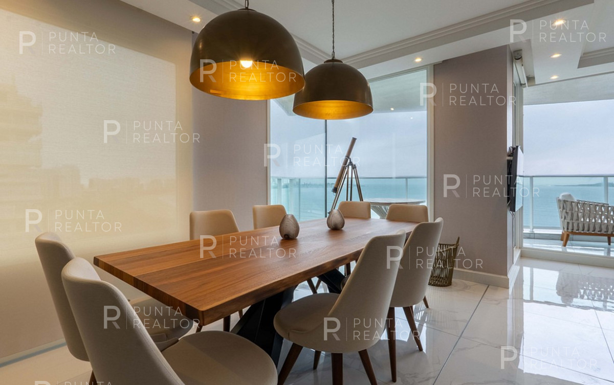 Apartamento ID.2708 - Amplio Apartamento en edificio Paramount, ideal para vacaciones familiares. Con 3 dormitorios en suite, dependencia y 5 baños