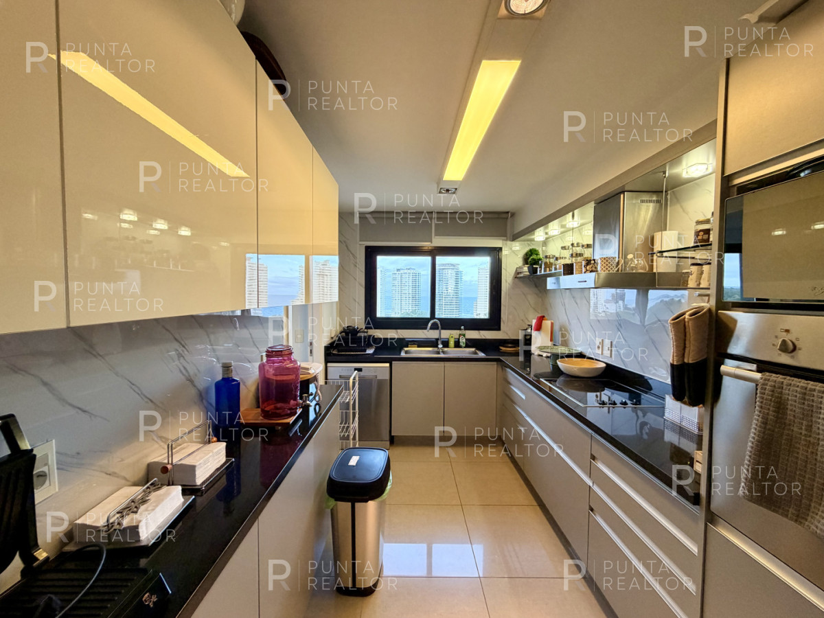 Apartamento ID.2694 - ESQUINERO 4 DORMITORIOS EN SUITE PISO ALTO EN VENTA TORRE ONE 