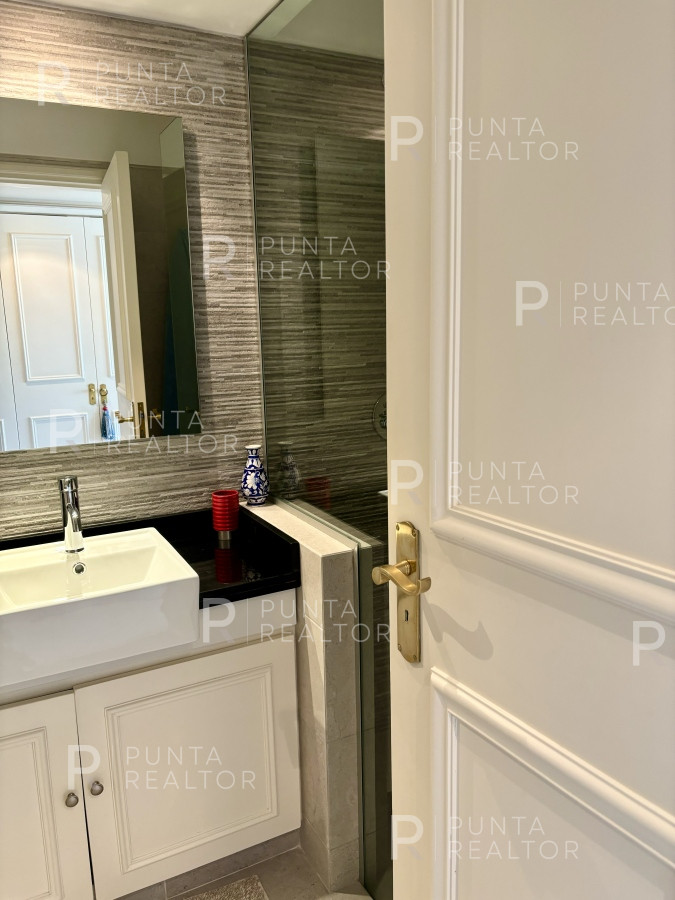 Apartamento ID.2707 - Apartamento en playa brava - Punta del Este. 4 dormitorios y 4 baños 
