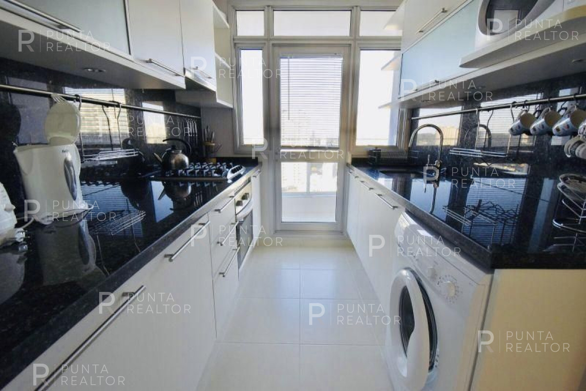 Apartamento ID.2583 - Apartamento en venta Playa Mansa 2 dormitorios