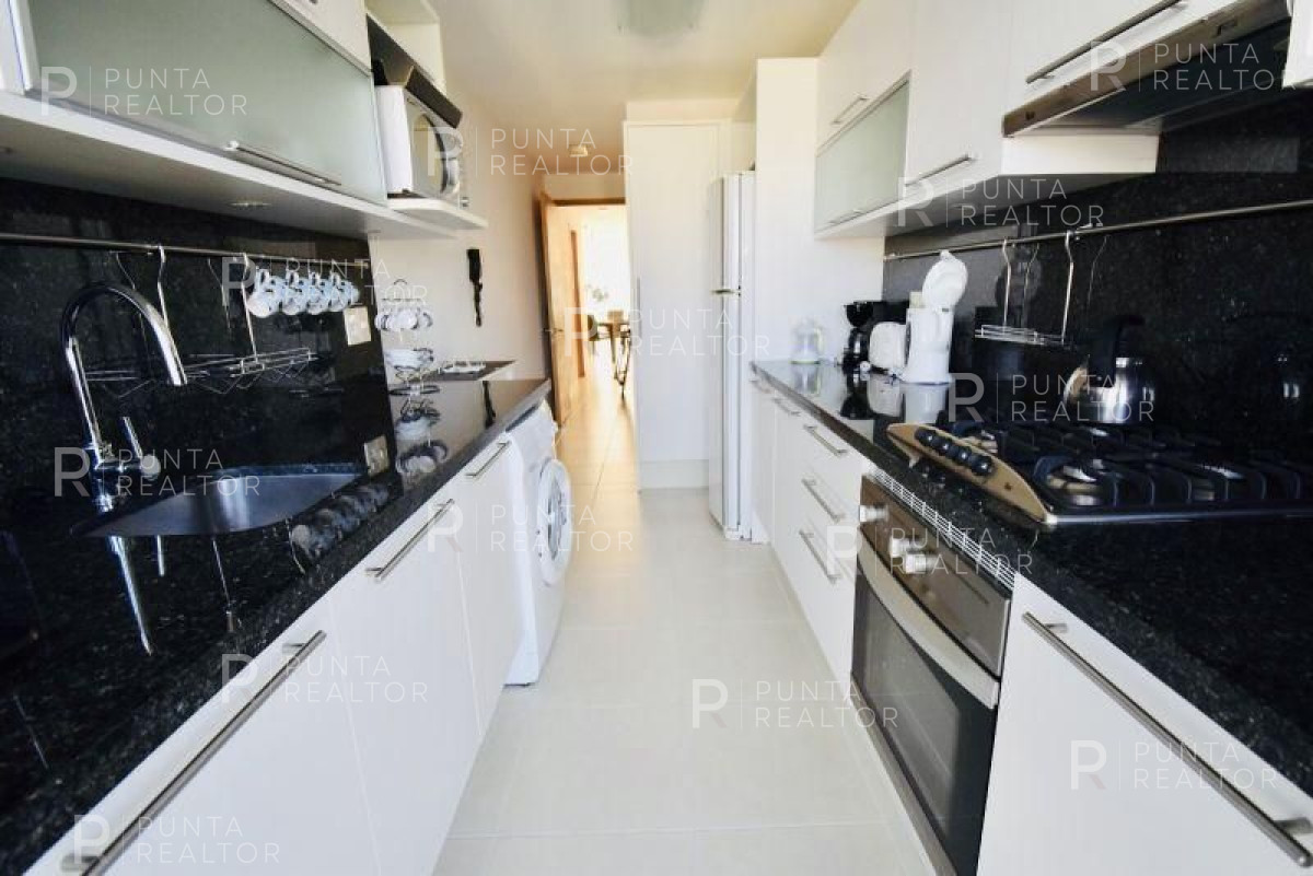 Apartamento ID.2583 - Apartamento en venta Playa Mansa 2 dormitorios