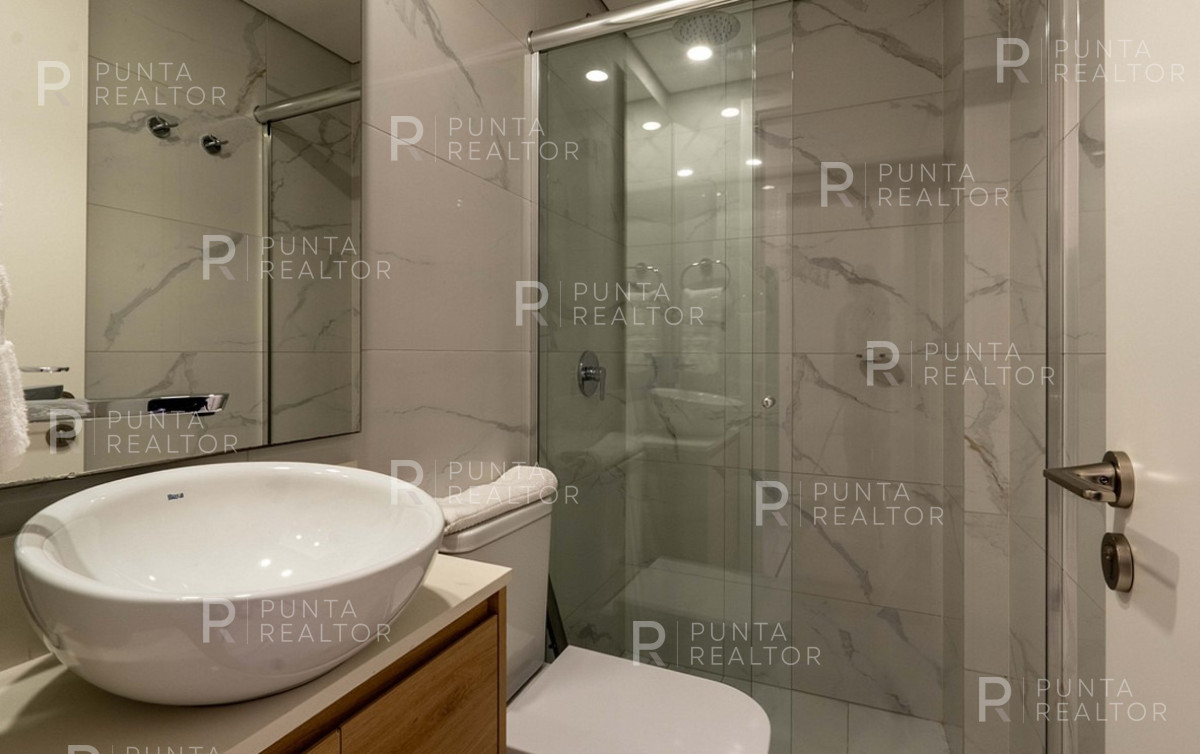 Apartamento ID.2708 - Amplio Apartamento en edificio Paramount, ideal para vacaciones familiares. Con 3 dormitorios en suite, dependencia y 5 baños