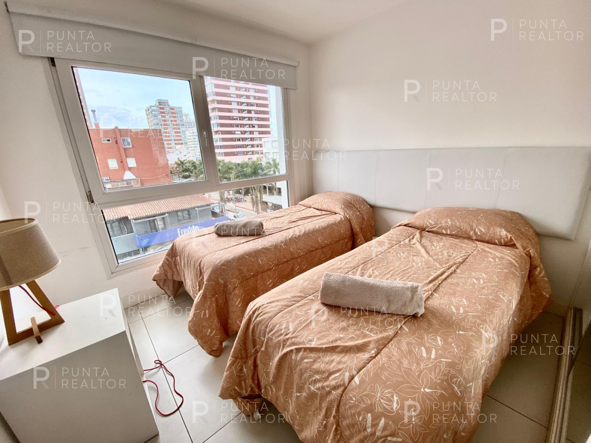 Apartamento ID.2710 - INCREIBLE OPORTUNIDAD APARTAMENTO EN VENTA 2 DORMITORIOS EN EL CORAZON DE LA PENINSULA CON TODOS LOS SERVICIOS