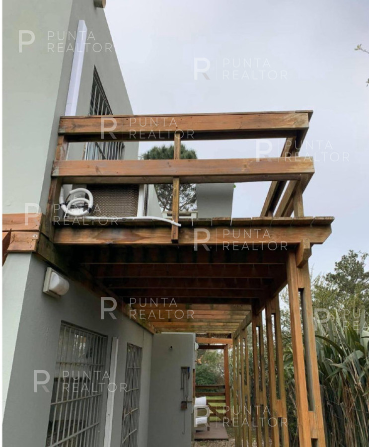 Casa ID.2661 - OPORTUNIDAD CASA RECILADA CON 3 DORMTORIOS EN LA BARRA, EL TESORO EXCELENTE UBICACION