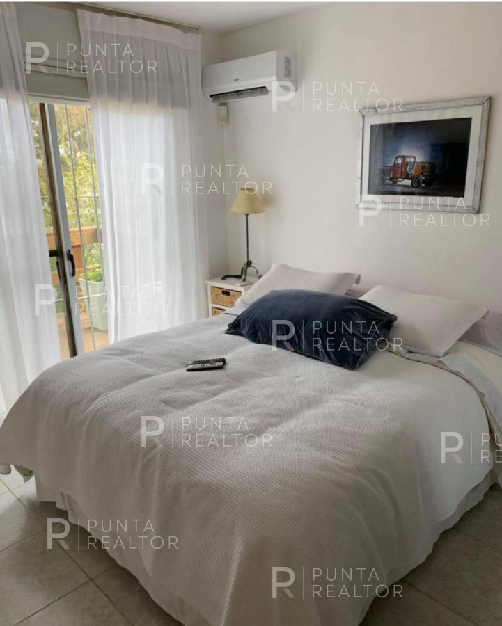 Casa ID.2661 - OPORTUNIDAD CASA RECILADA CON 3 DORMTORIOS EN LA BARRA, EL TESORO EXCELENTE UBICACION