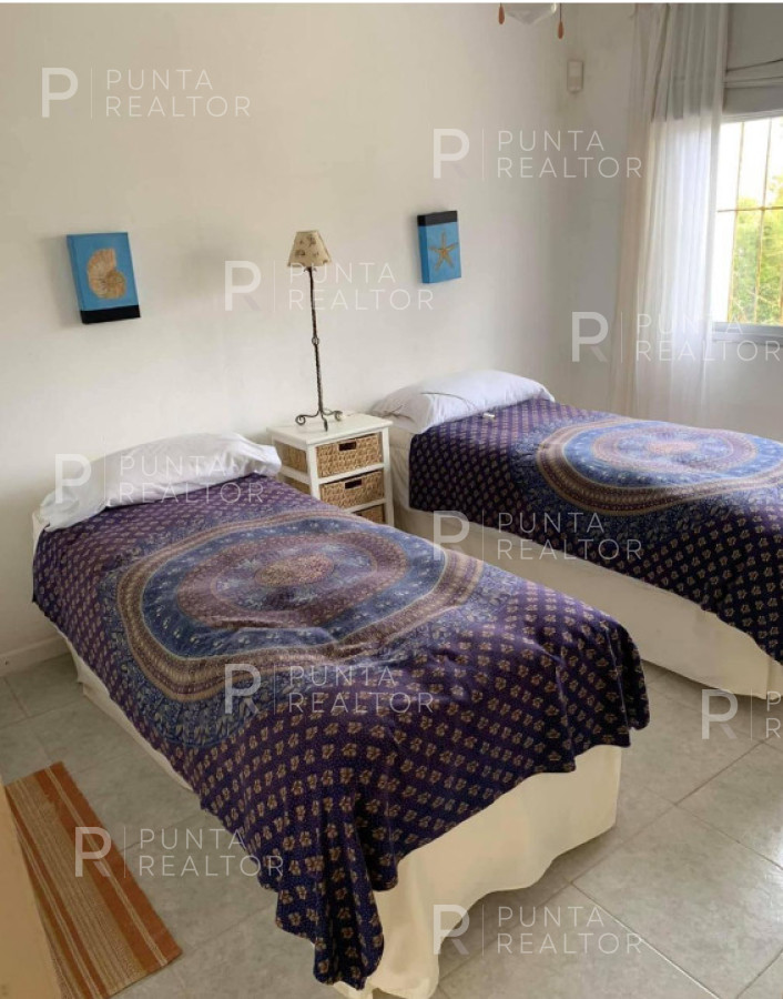 Casa ID.2661 - OPORTUNIDAD CASA RECILADA CON 3 DORMTORIOS EN LA BARRA, EL TESORO EXCELENTE UBICACION