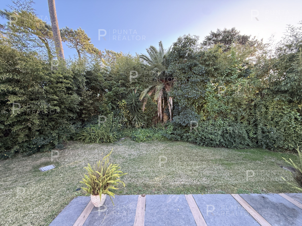 Casa ID.2697 - Casa reciclada a 250 metros de Playa Mansa — Parada 10, Punta del Este