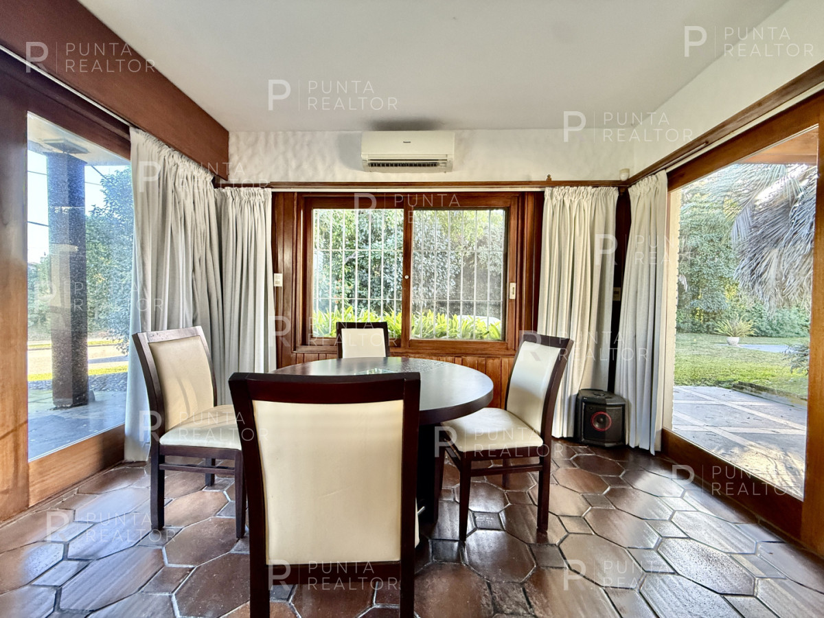 Casa ID.2697 - Casa reciclada a 250 metros de Playa Mansa — Parada 10, Punta del Este