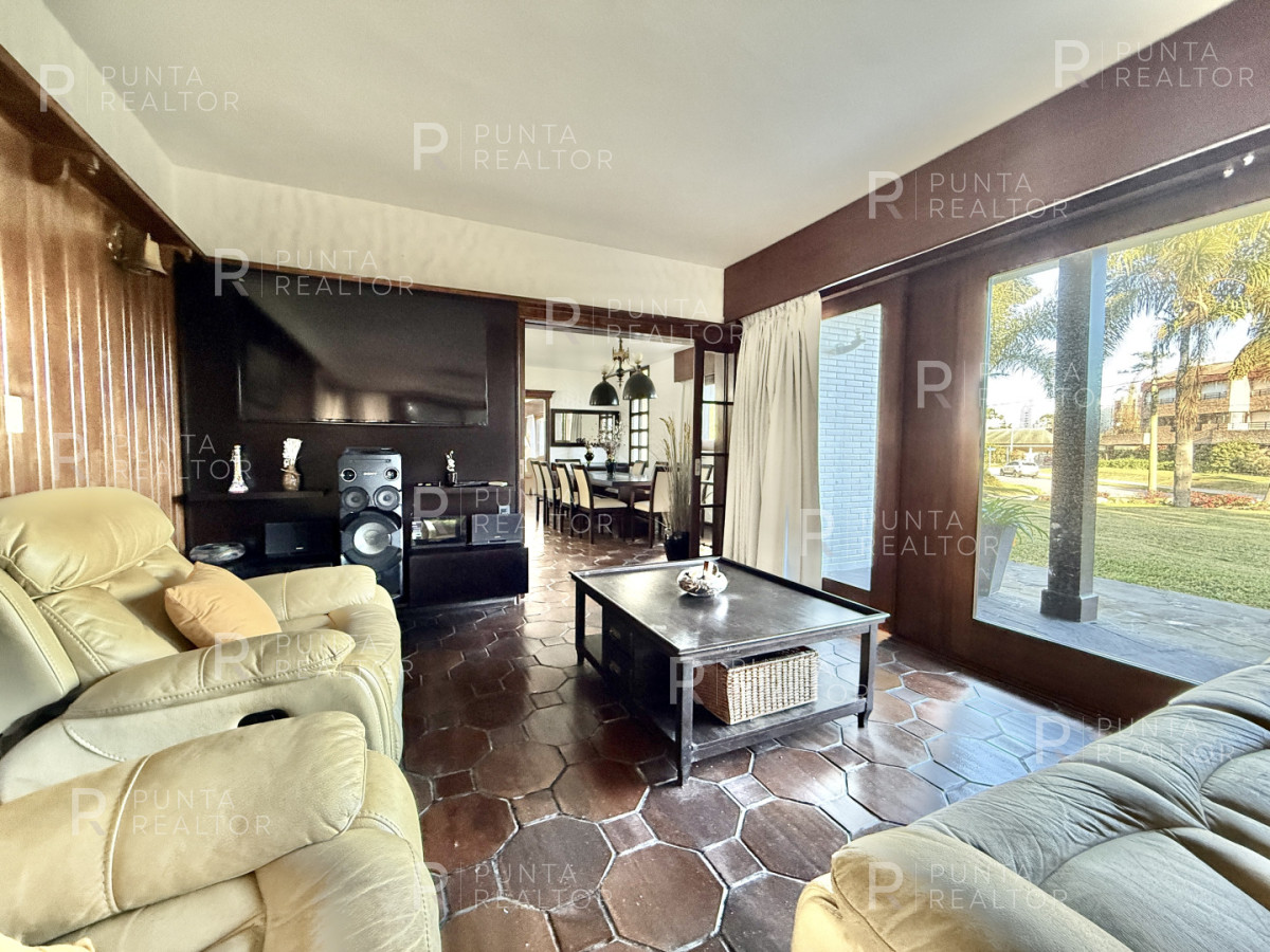 Casa ID.2697 - Casa reciclada a 250 metros de Playa Mansa — Parada 10, Punta del Este