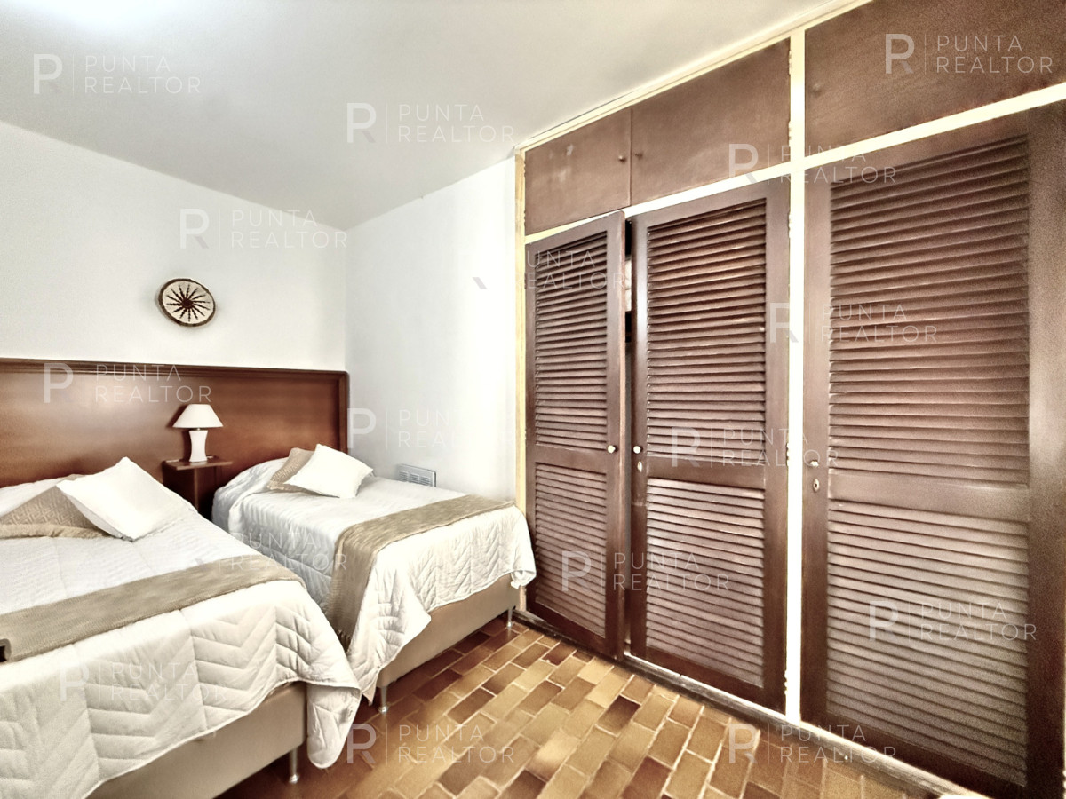 Casa ID.2697 - Casa reciclada a 250 metros de Playa Mansa — Parada 10, Punta del Este