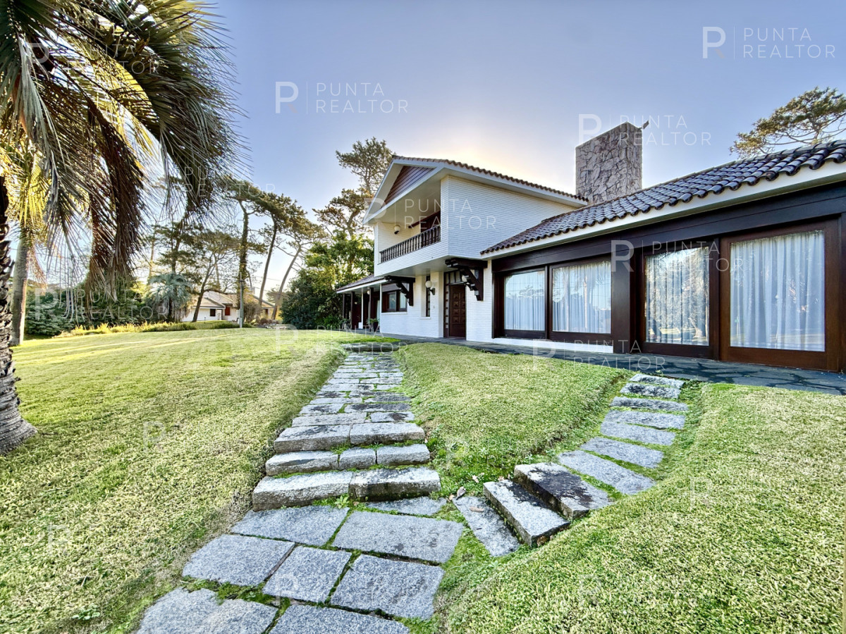 Casa ID.2697 - Casa reciclada a 250 metros de Playa Mansa — Parada 10, Punta del Este