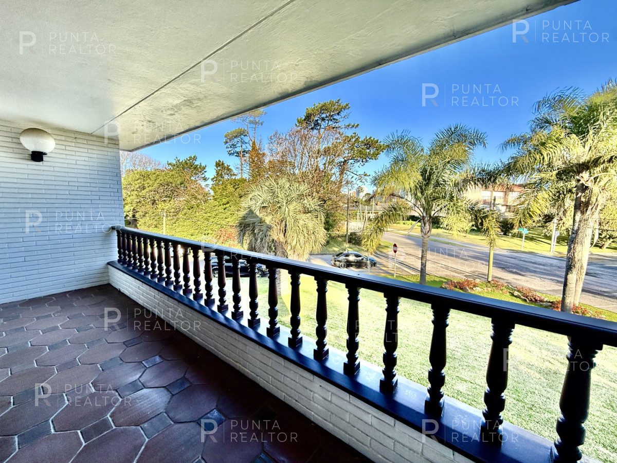 Casa ID.2697 - Casa reciclada a 250 metros de Playa Mansa — Parada 10, Punta del Este