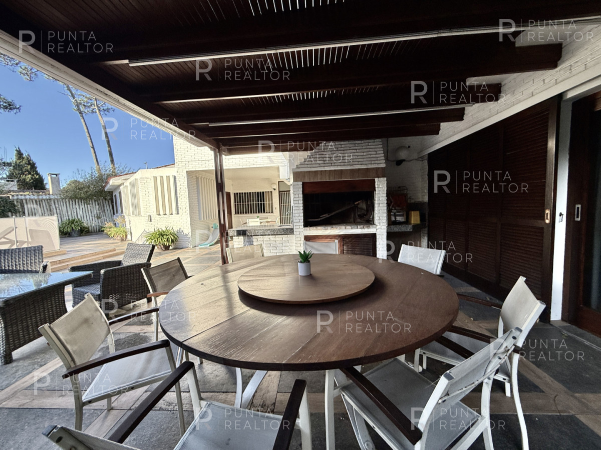 Casa ID.2697 - Casa reciclada a 250 metros de Playa Mansa — Parada 10, Punta del Este