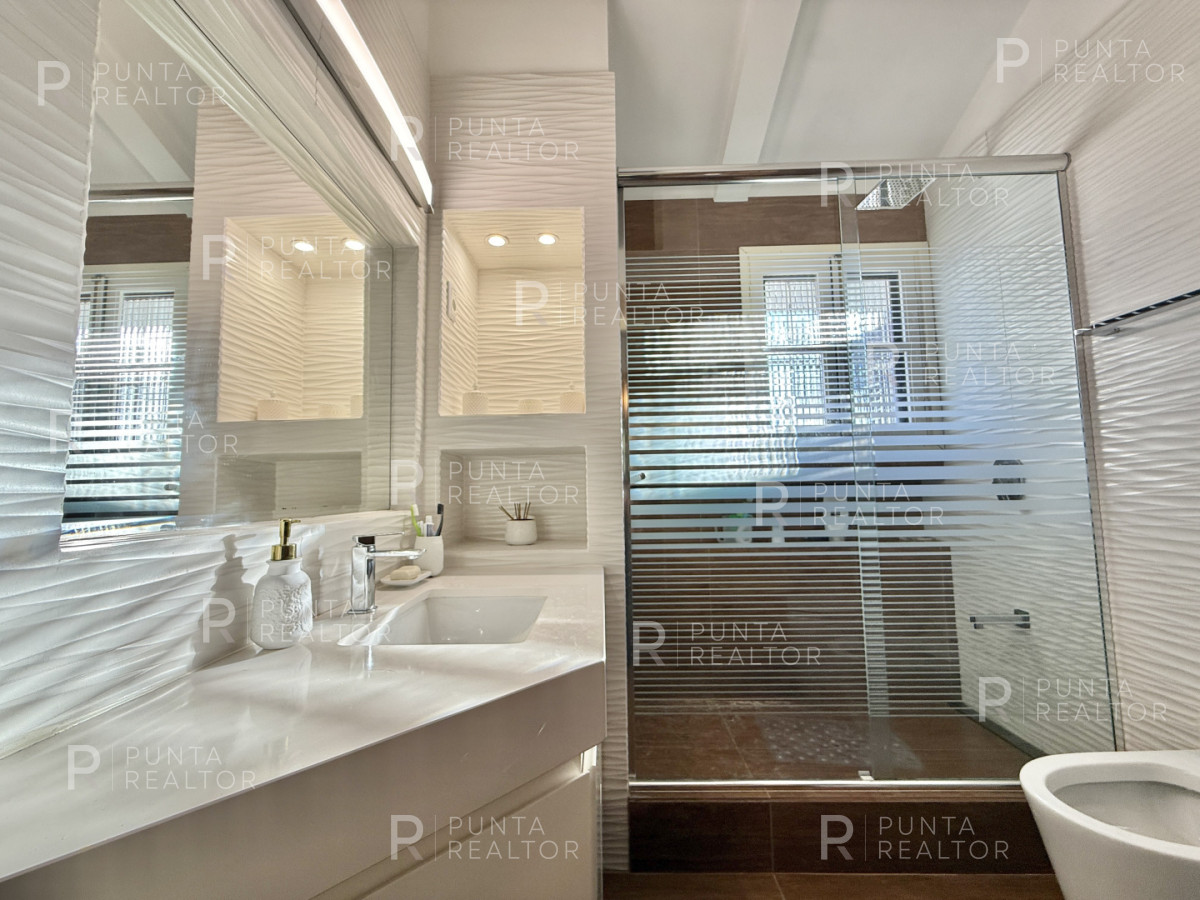 Casa ID.2697 - Casa reciclada a 250 metros de Playa Mansa — Parada 10, Punta del Este