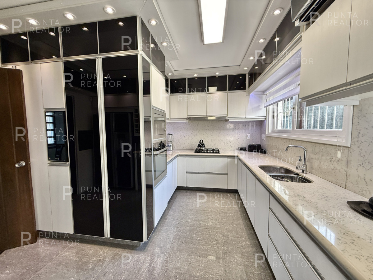 Casa ID.2697 - Casa reciclada a 250 metros de Playa Mansa — Parada 10, Punta del Este