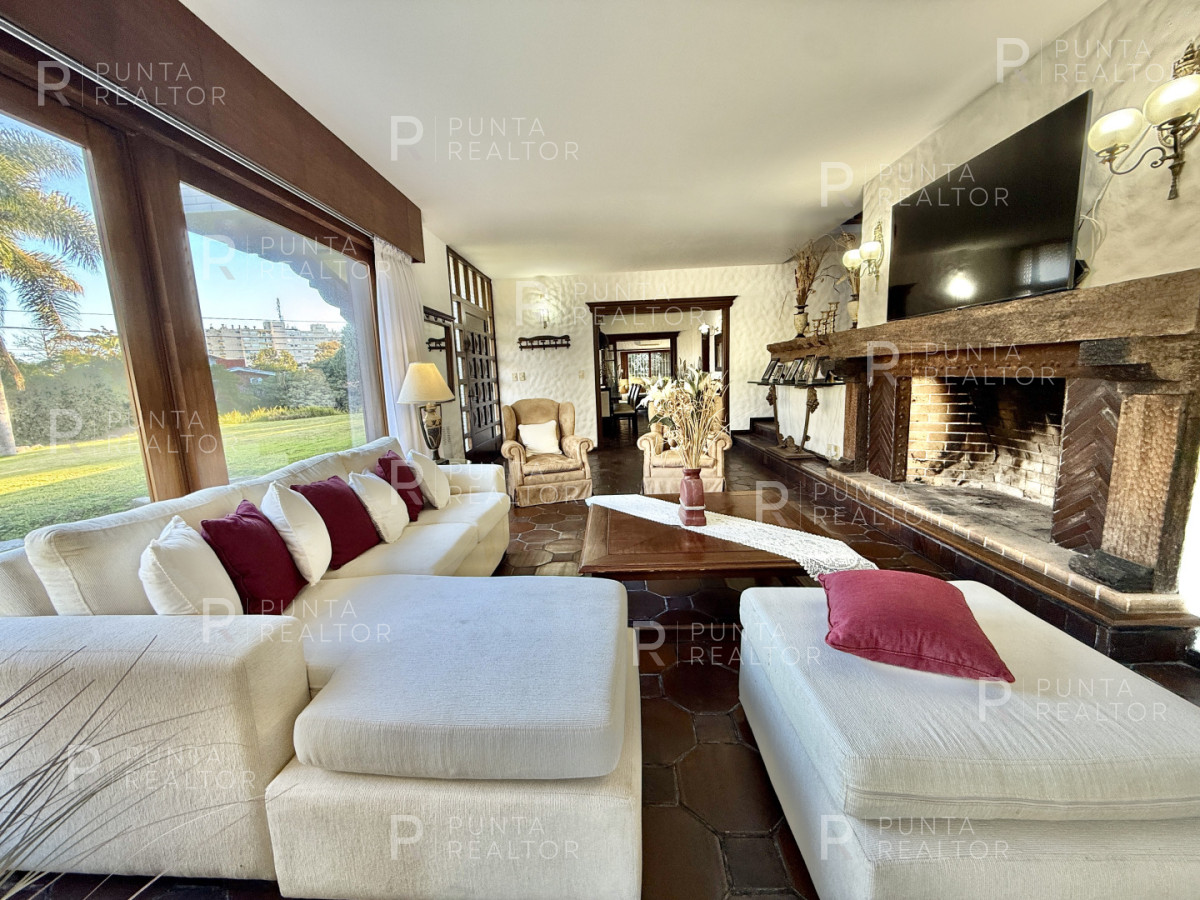 Casa ID.2697 - Casa reciclada a 250 metros de Playa Mansa — Parada 10, Punta del Este