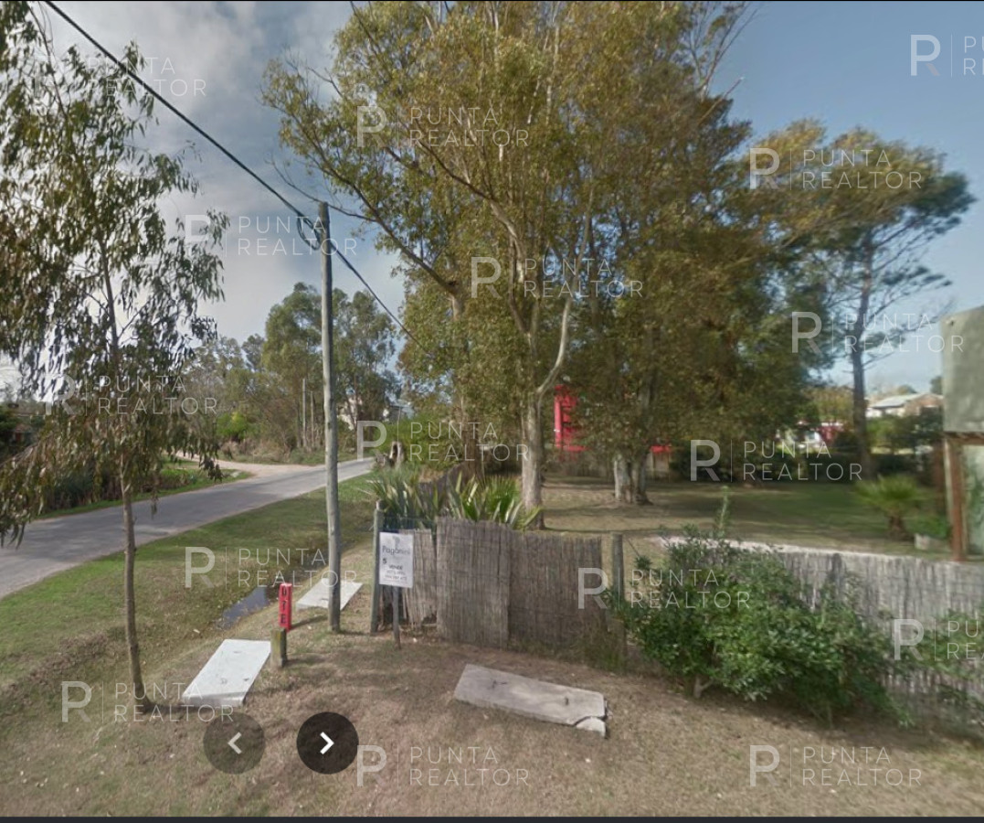 Terreno ID.2662 - OPORTUNIDAD LOTE ESQUINERO EN EXCELENTE UBICACION DE LA BARRA, EL TESORO A 1 CUADRAS DE RUTA 10 Y A MINUTOS DEL PUNTE DE LA BARRA