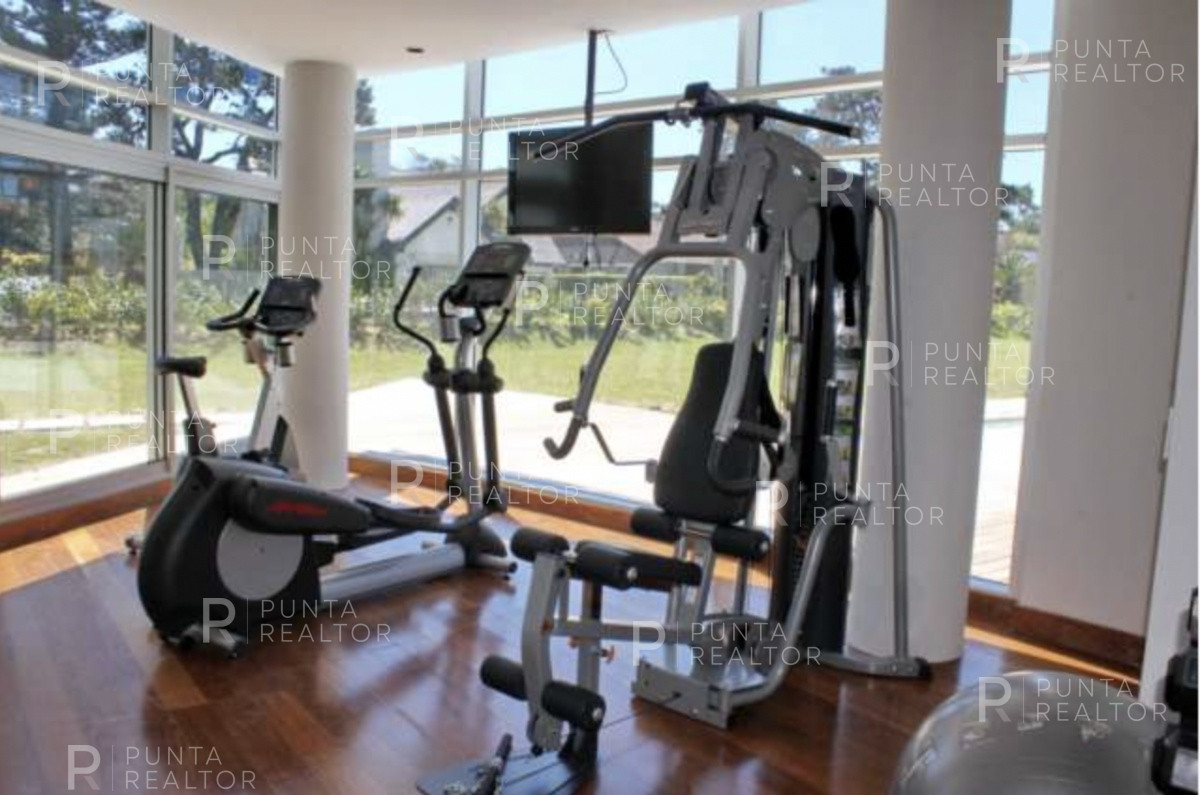 Apartamento ID.2690 - APARTAMENTO EN VENTA SUNRISE TOWER 2 DORMITORIOS MAS SERVICIO PUNTA DEL ESTE