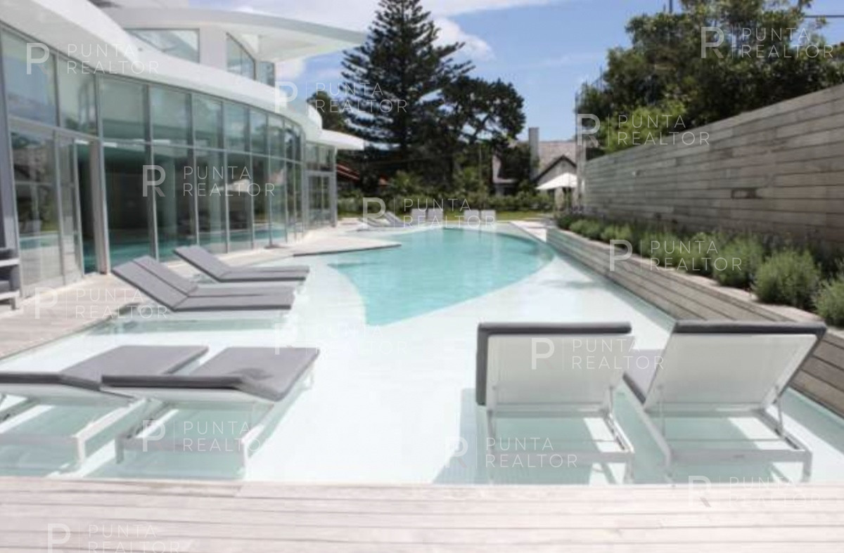Apartamento ID.2690 - APARTAMENTO EN VENTA SUNRISE TOWER 2 DORMITORIOS MAS SERVICIO PUNTA DEL ESTE