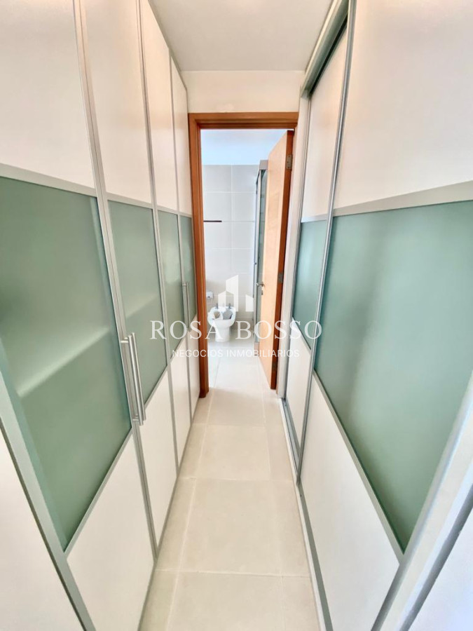 Apartamento ID.7992 - Apartamento en alquiler temporario Playa Mansa 2 dormitorios SEASON TOWER