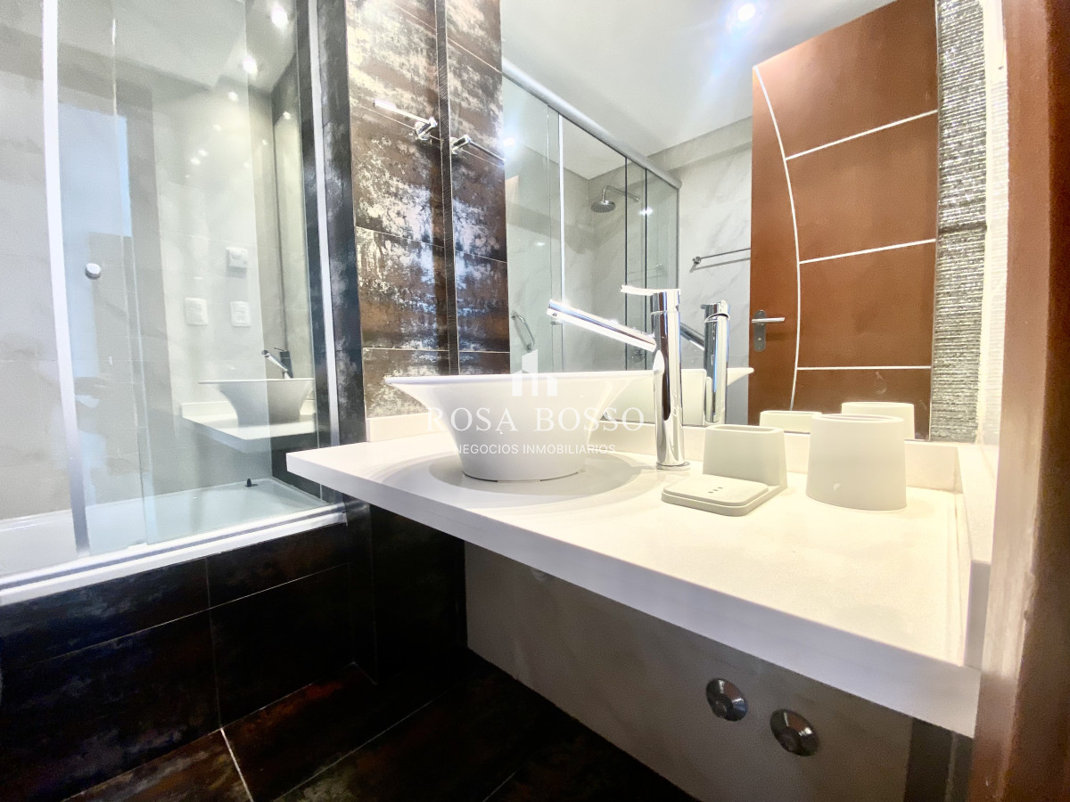 Apartamento ID.7998 - Apartamento en venta Playa Mansa 2 dormitorios MIAMI BOOULEVARD