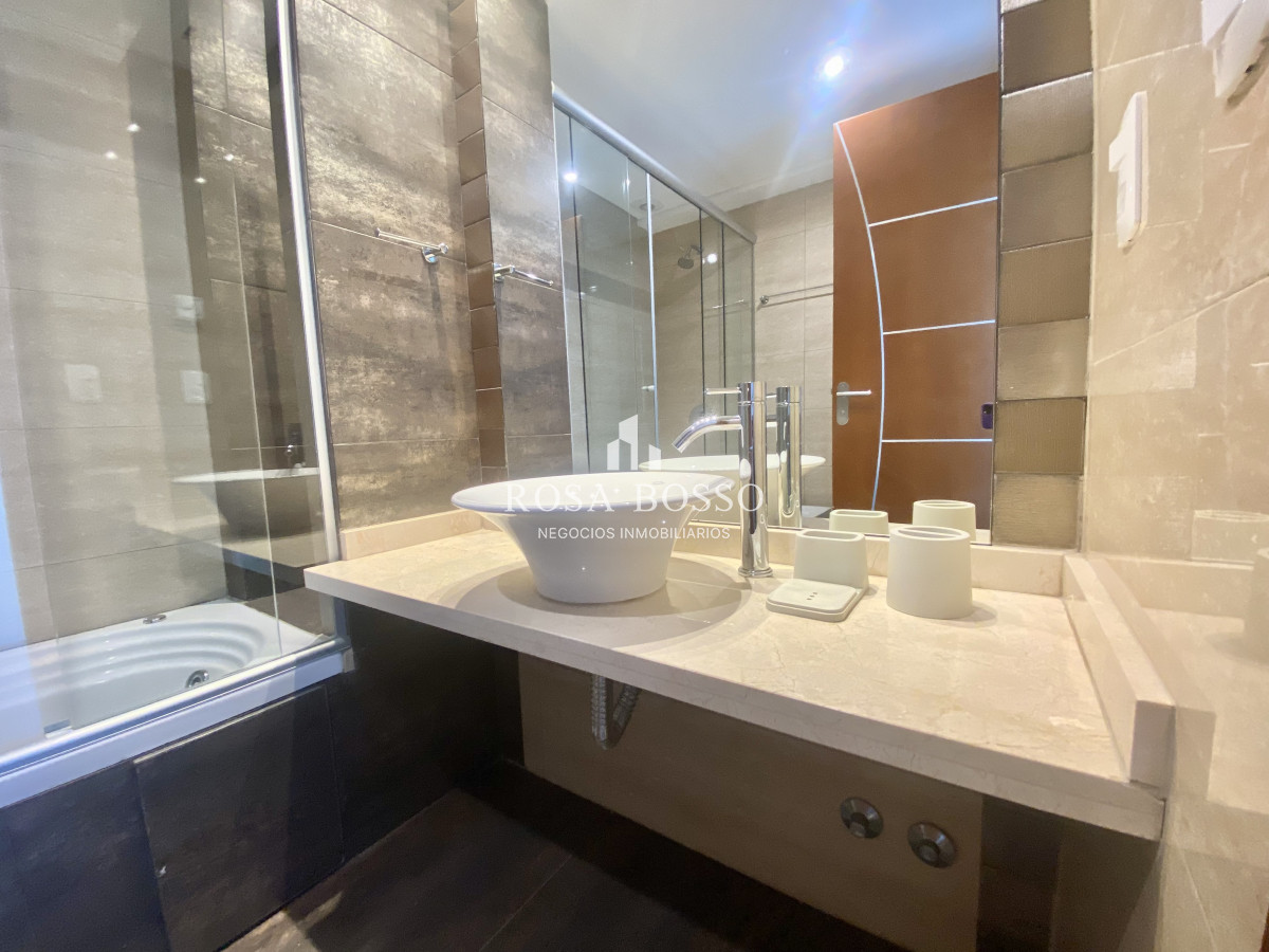 Apartamento ID.7998 - Apartamento en venta Playa Mansa 2 dormitorios MIAMI BOOULEVARD